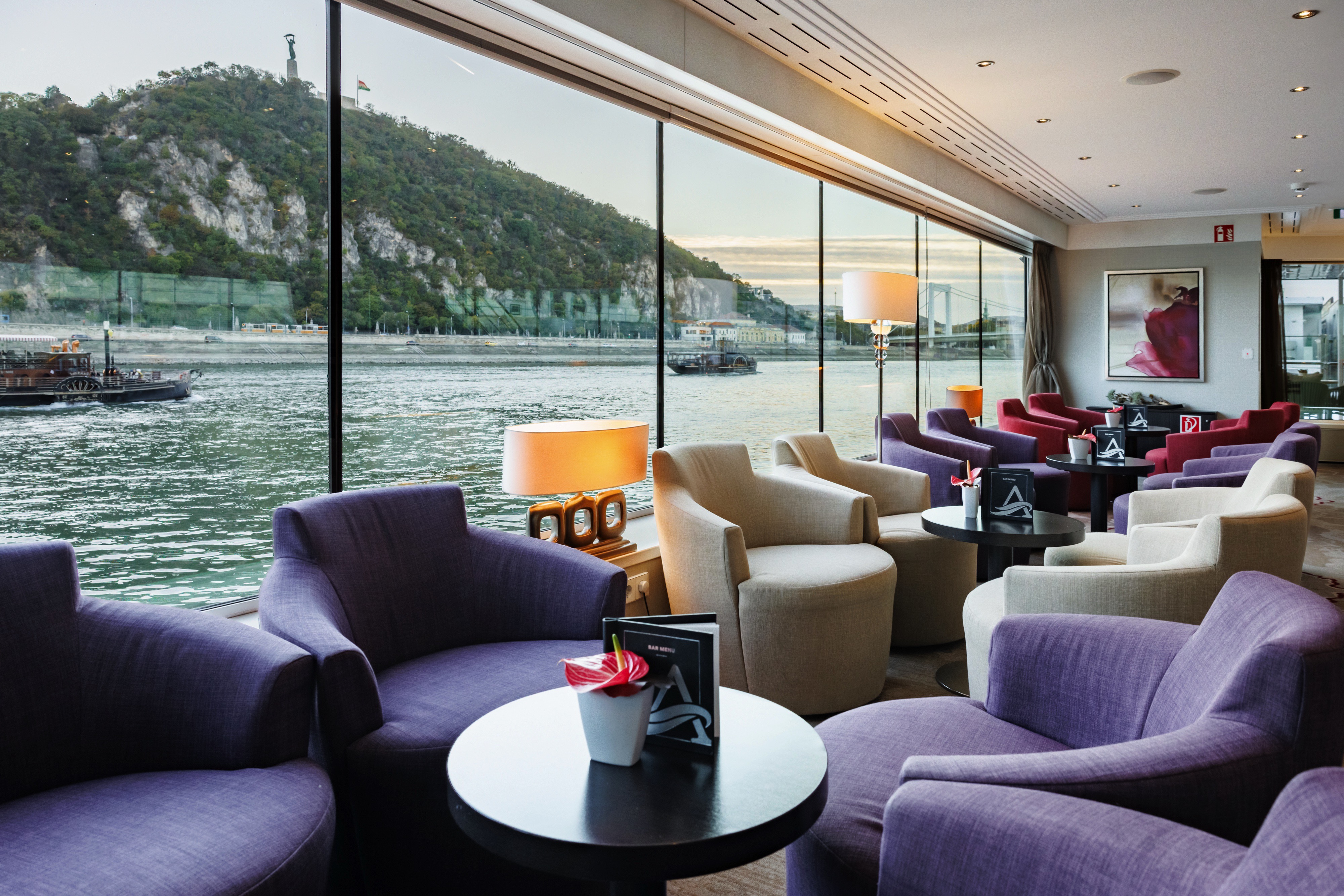 Avalon Illumination - Panorama Lounge